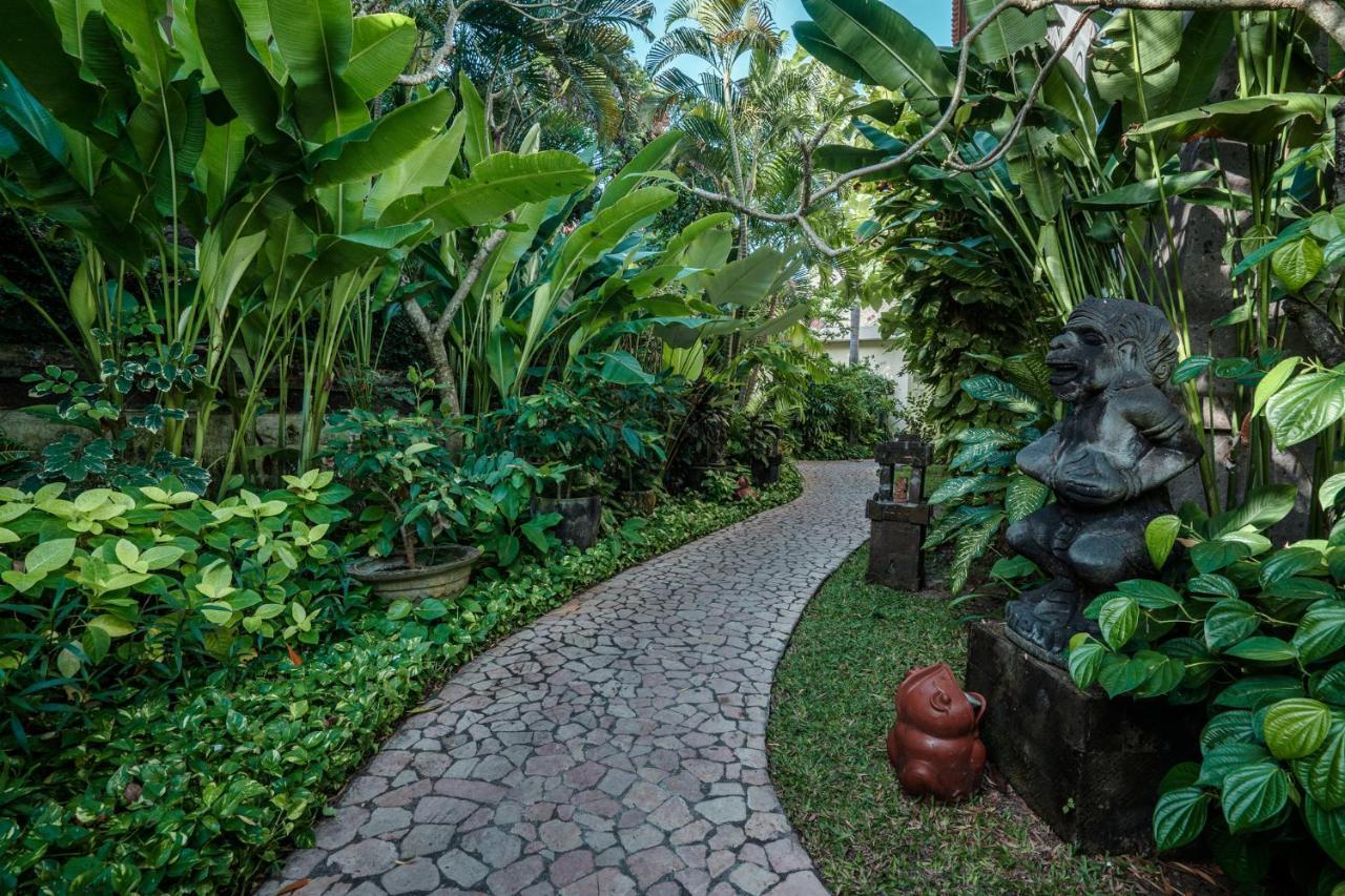 Hotel Kumala Pantai Legian Zewnętrze zdjęcie