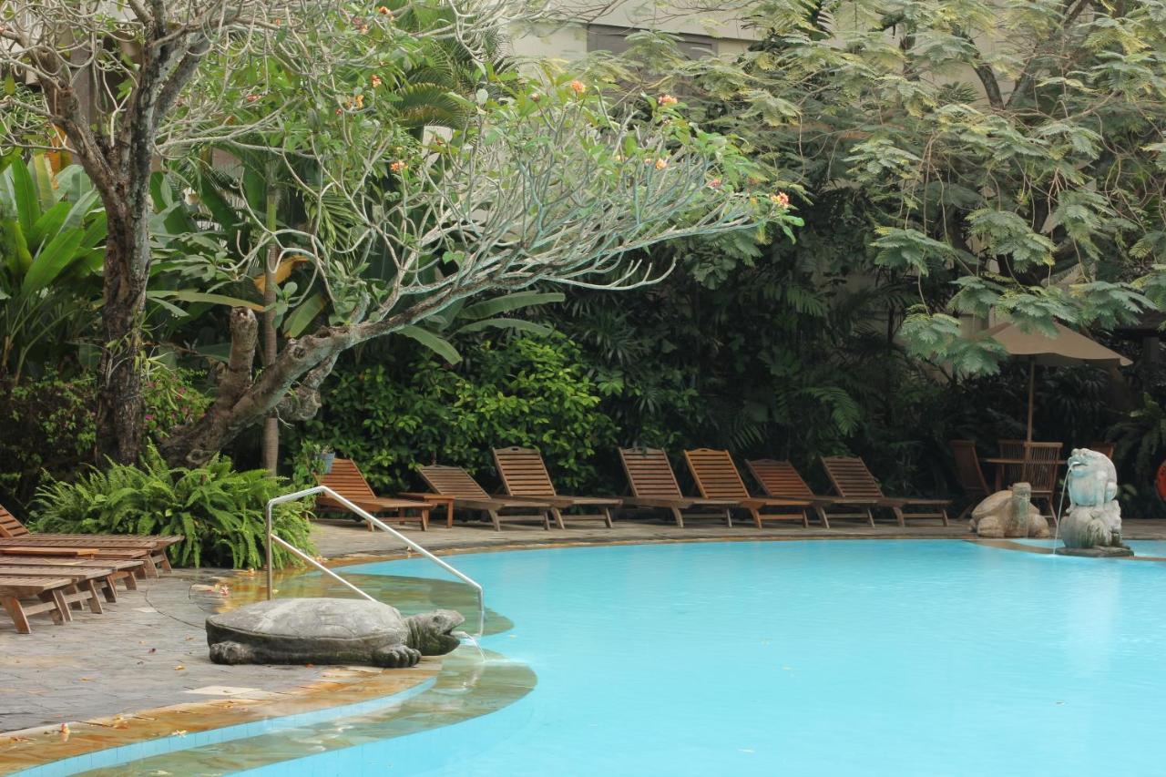 Hotel Kumala Pantai Legian Zewnętrze zdjęcie